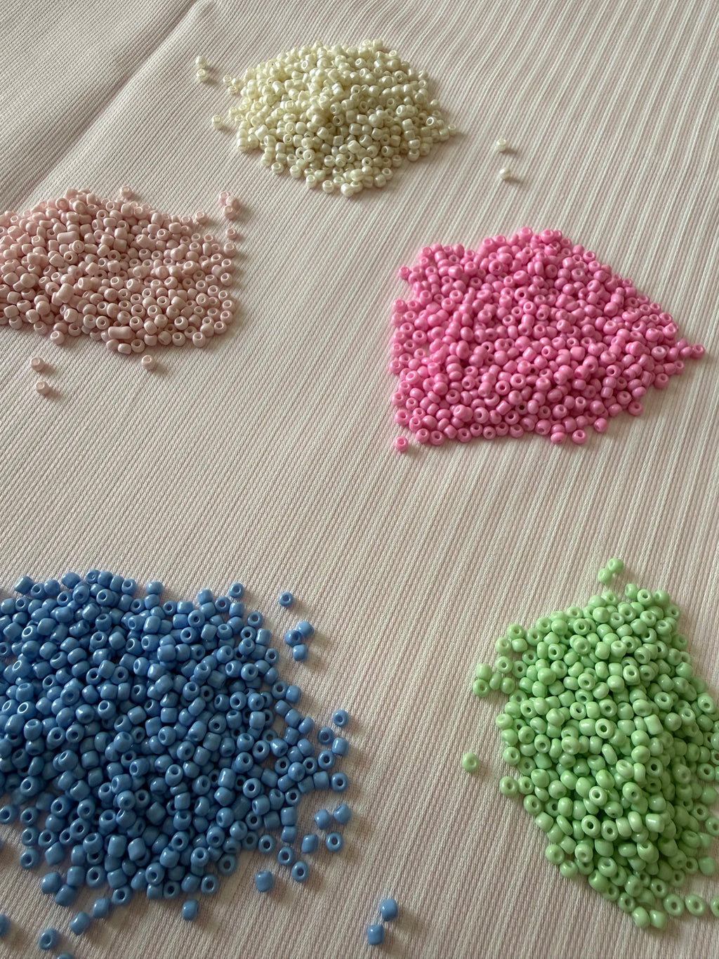 Collana Rocaille Pastel e Perla di Fiume