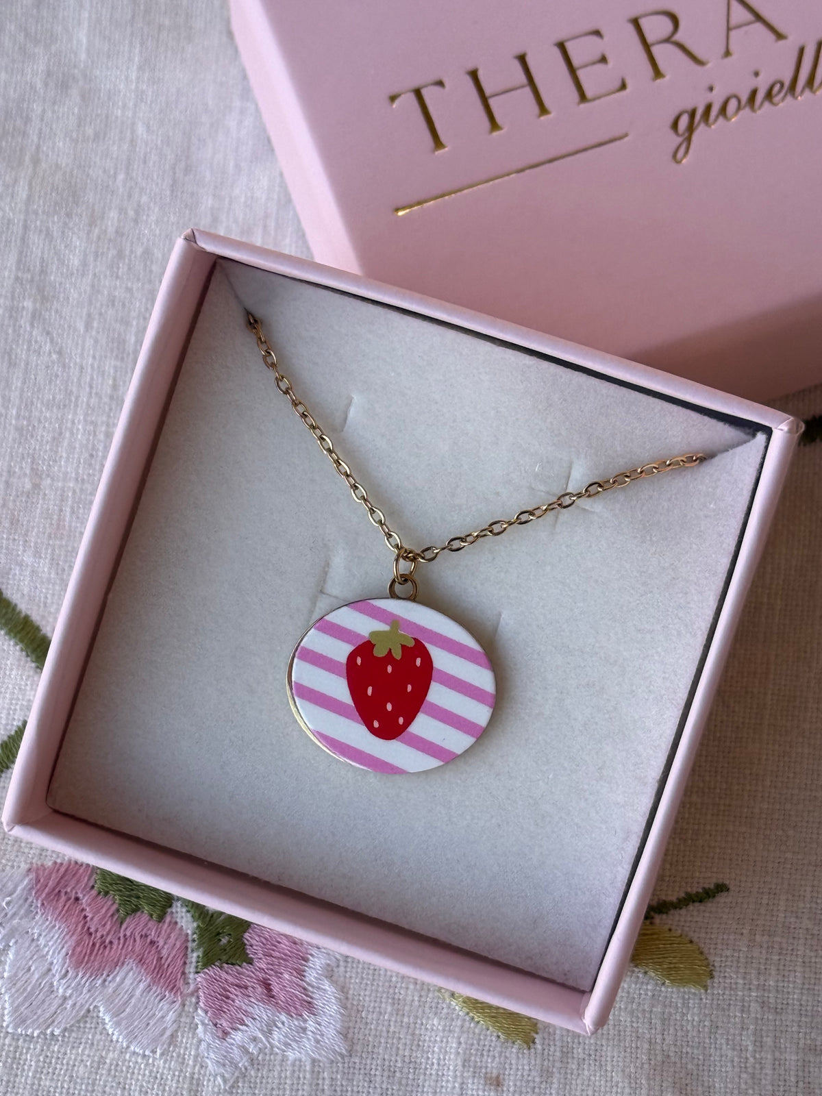 Collana con ciondolo Fragola