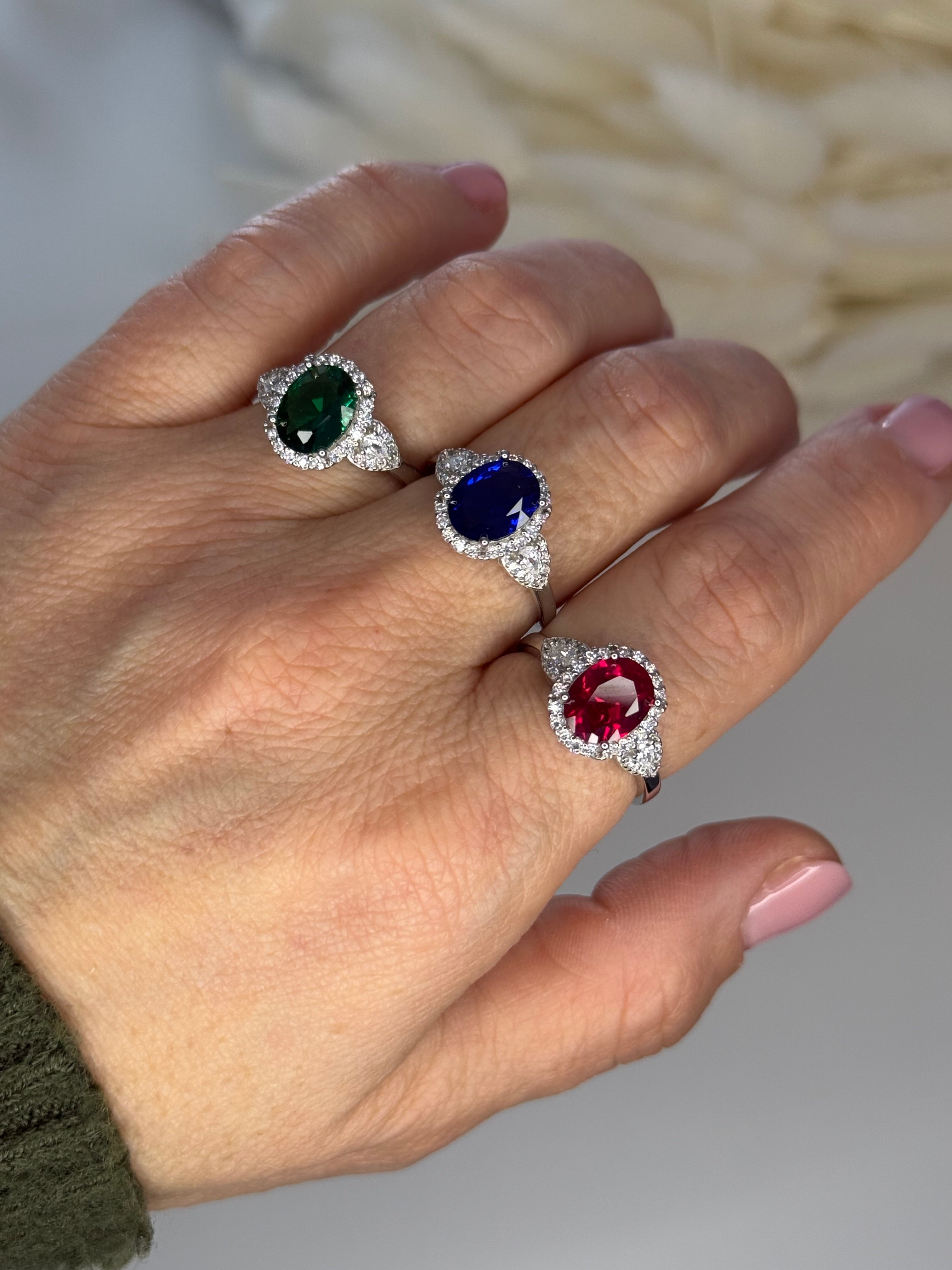 Anello Queen - Argento 925 con Zirconi e Pietra Ovale