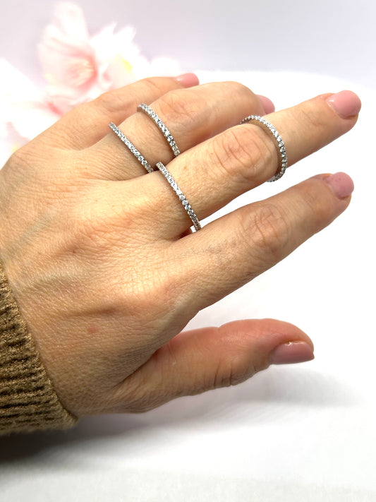 Anello Veretta slim in argento 925 e zirconi bianchi