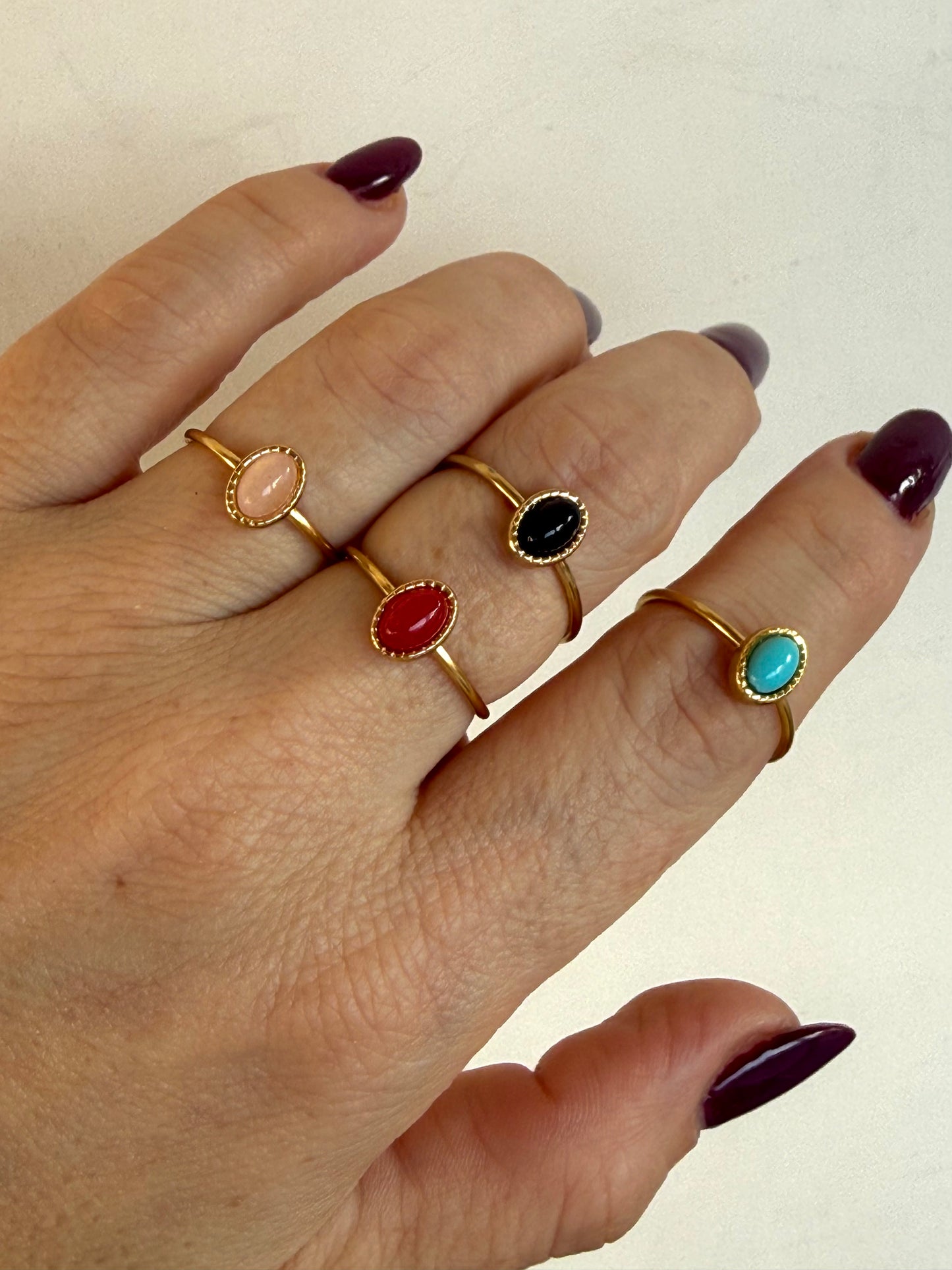 Anello Ovalino in Acciaio Inox Gold con Pietra Colorata - Misura Regolabile