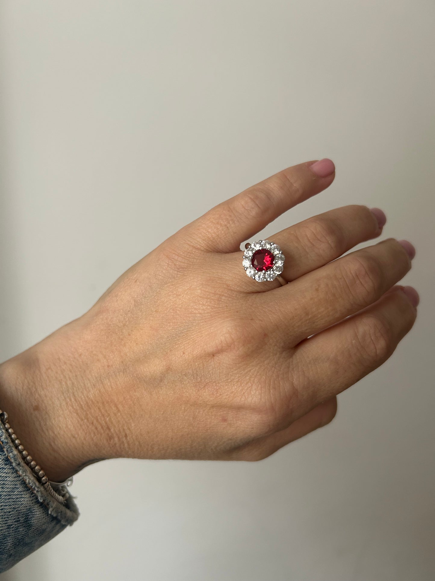 Anello Kate Tondo in Argento 925 con Zirconi Bianchi e Pietra Colorata