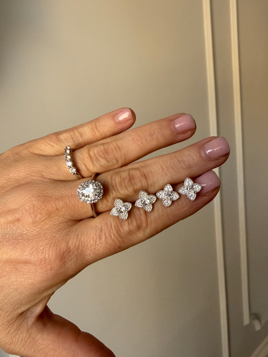Orecchini Multi Fiore Argento 925 con Zirconi Bianchi e Pietra Centrale