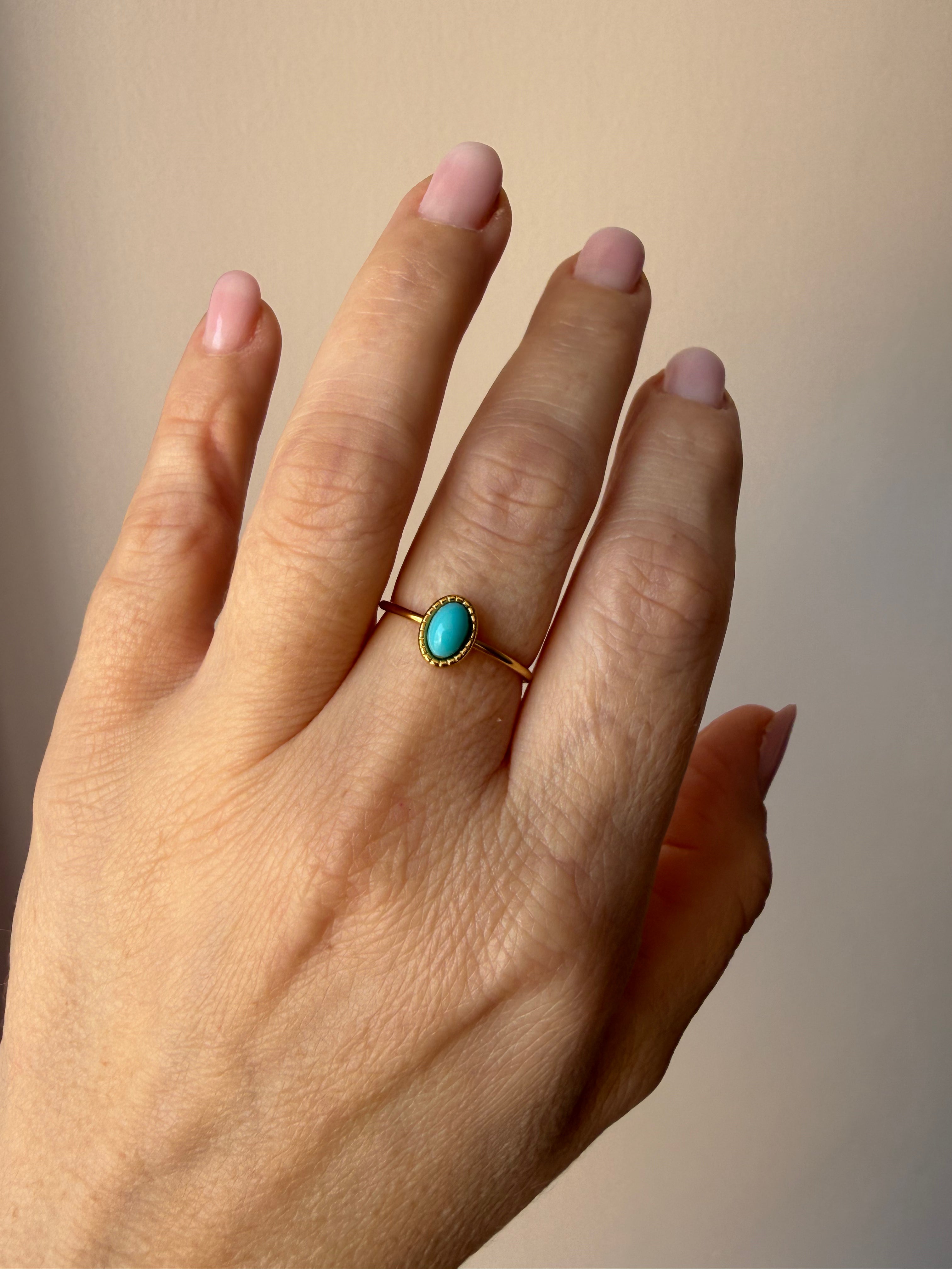 Anello Ovalino in Acciaio Inox Gold con Pietra Colorata - Misura Regolabile