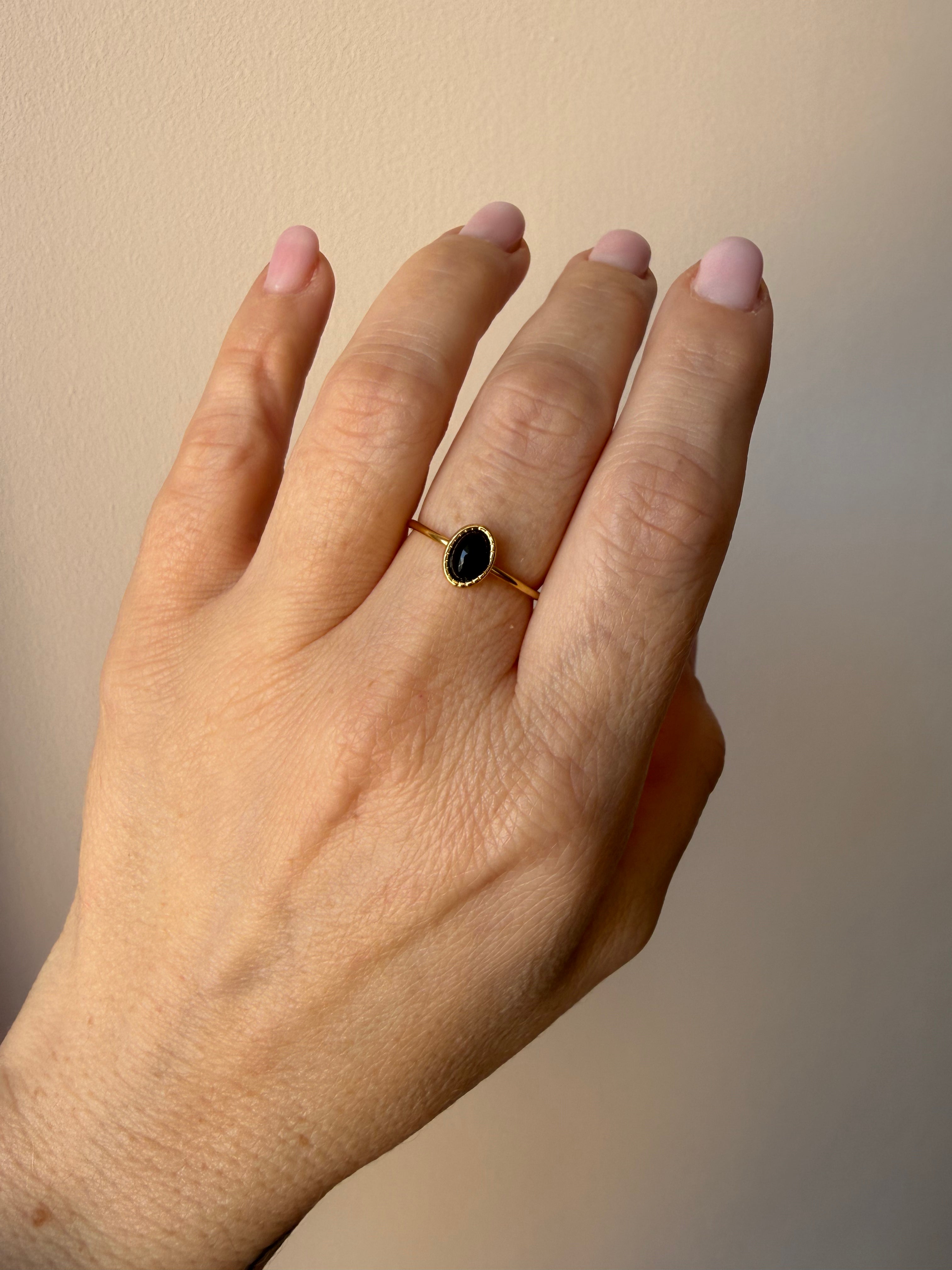 Anello Ovalino in Acciaio Inox Gold con Pietra Colorata - Misura Regolabile